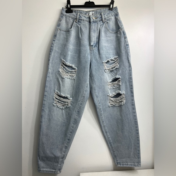 Light blue two-toned South African Brand women’s High rise Balloon jean size 6 - Picture 2 of 4